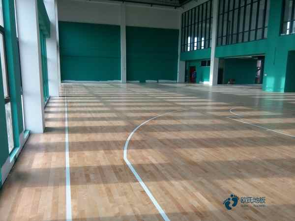 批發(fā)體育籃球木地板多少錢(qián)能下來(lái)