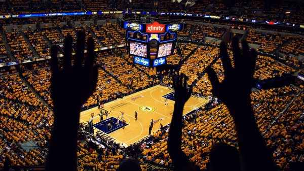 批發(fā)體育籃球木地板多少錢(qián)能下來(lái)