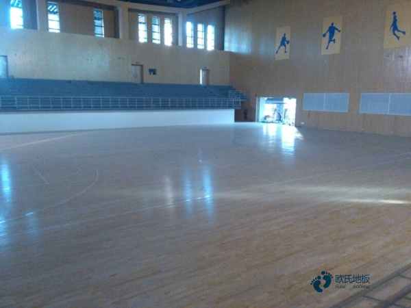 哪里有體育籃球木地板價(jià)錢