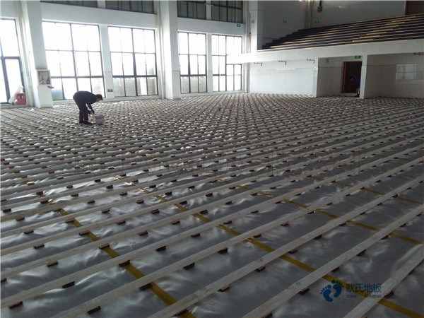 哪有體育籃球木地板價(jià)格一般多少錢(qián)一平方米