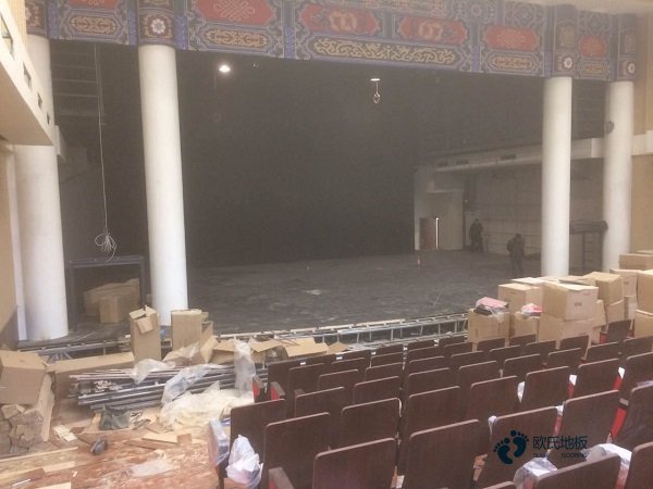 體育運動木地板電話1