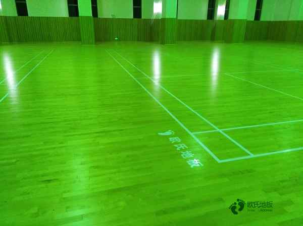 松木體育場地木地板2