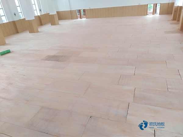 體育場(chǎng)地木地板購(gòu)買注意事項(xiàng)1