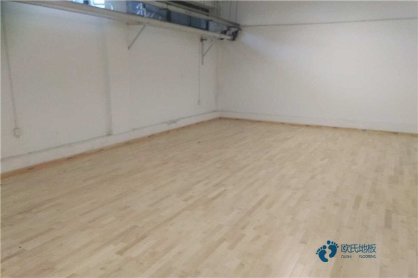 體育籃球木地板生產(chǎn)廠(chǎng)家3