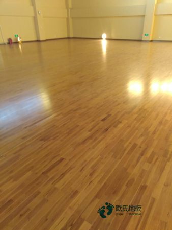 專業(yè)籃球木地板較低價(jià)格