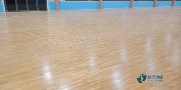 一般籃球體育地板哪個便宜