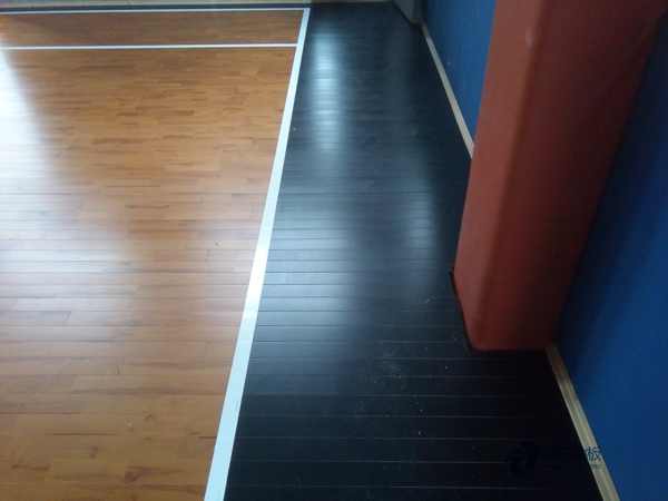 批發(fā)運(yùn)動木地板保障