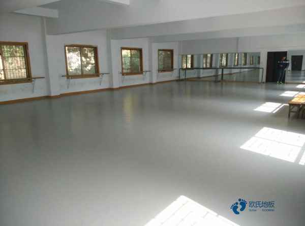 高品質(zhì)籃球木地板每平方價(jià)格