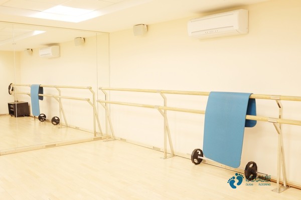 用哪種籃球體育地板價(jià)格一般多少錢一平方米