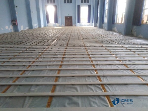 校園體育運動木地板保養(yǎng)方法