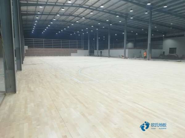 中學體育籃球木地板價格多少