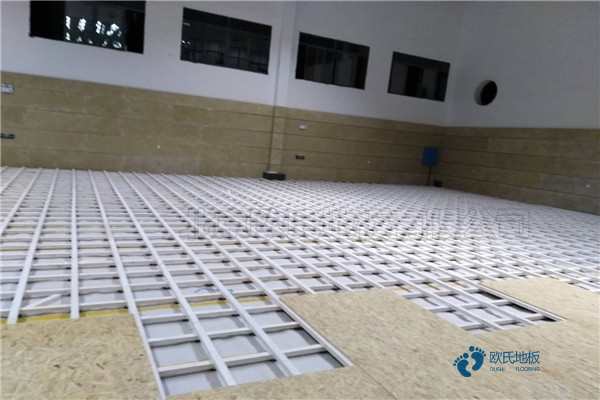 懸浮籃球運動木地板噴漆