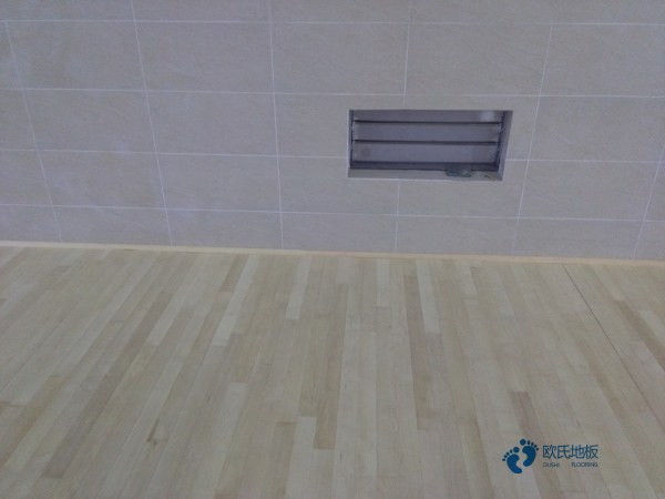 優惠的籃球體育地板的性能