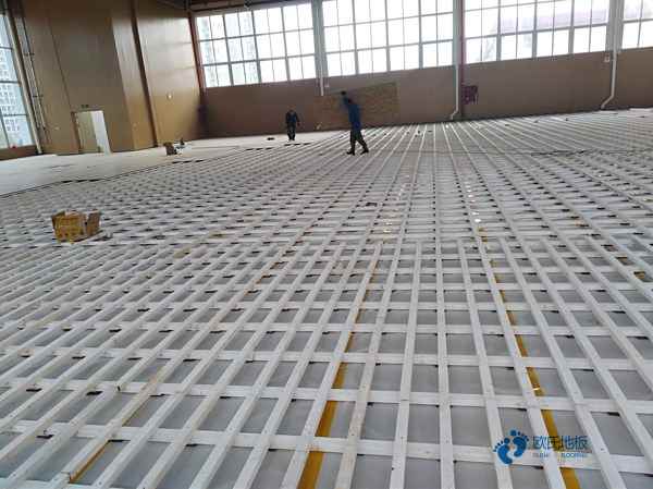 20厚運(yùn)動場地木地板哪個牌子環(huán)保3