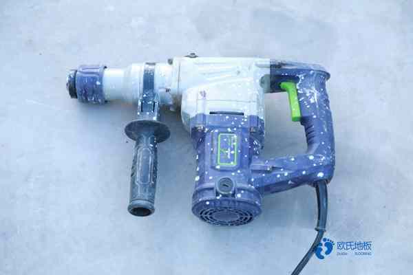 那有體育運動木地板保養(yǎng)知識