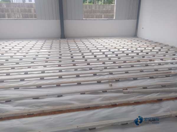 購(gòu)買(mǎi)體育場(chǎng)地板哪個(gè)牌子較環(huán)保1