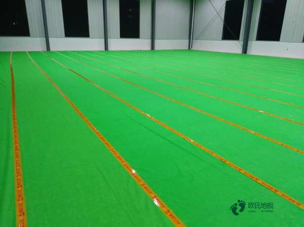 購(gòu)買(mǎi)體育場(chǎng)地板哪個(gè)牌子較環(huán)保3