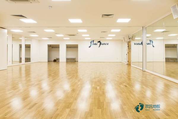 25厚運(yùn)動場館地板品牌排行榜2